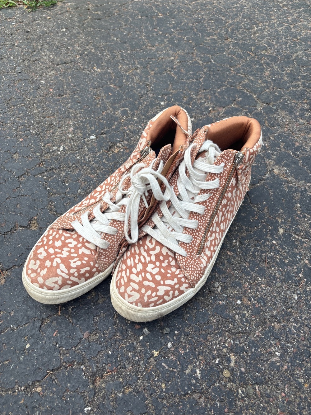 Women's High-Top Sneakers in Terracotta Animal Print